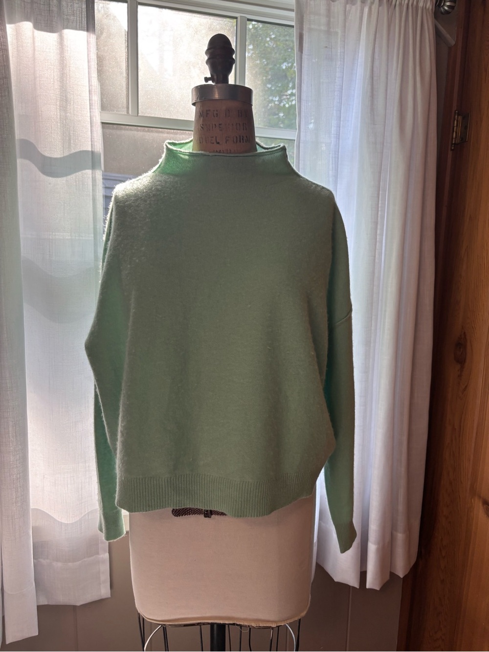 Pilcro by Anthropologie 100% Cashmere mint green mock neck pullover sweater S